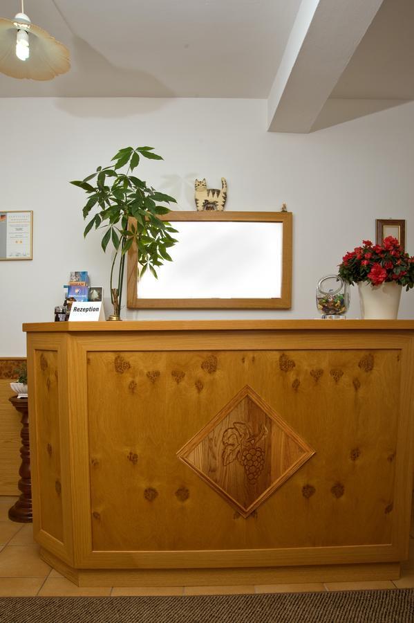 Hotel Zur Traube Бад-Гомбург-фор-дер-Гее Екстер'єр фото