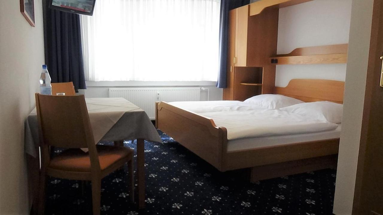 Hotel Zur Traube Бад-Гомбург-фор-дер-Гее Екстер'єр фото