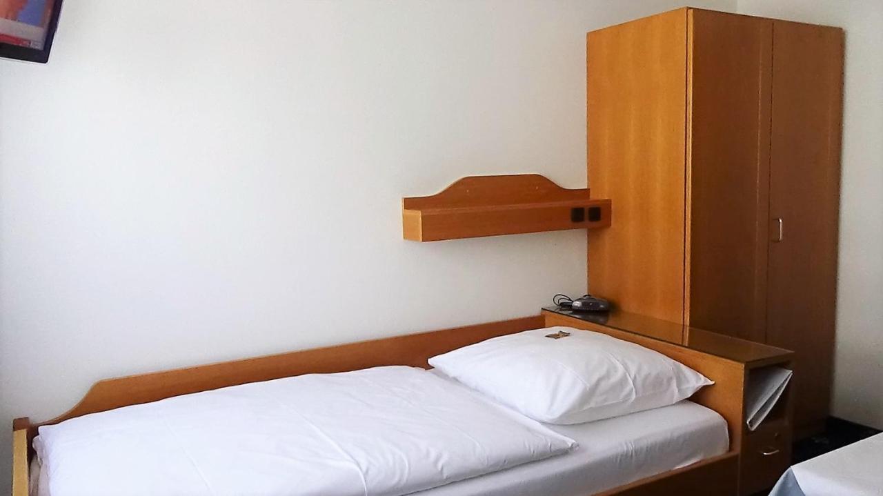Hotel Zur Traube Бад-Гомбург-фор-дер-Гее Екстер'єр фото