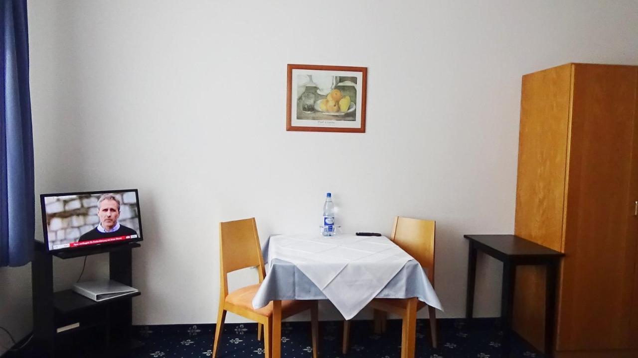 Hotel Zur Traube Бад-Гомбург-фор-дер-Гее Екстер'єр фото